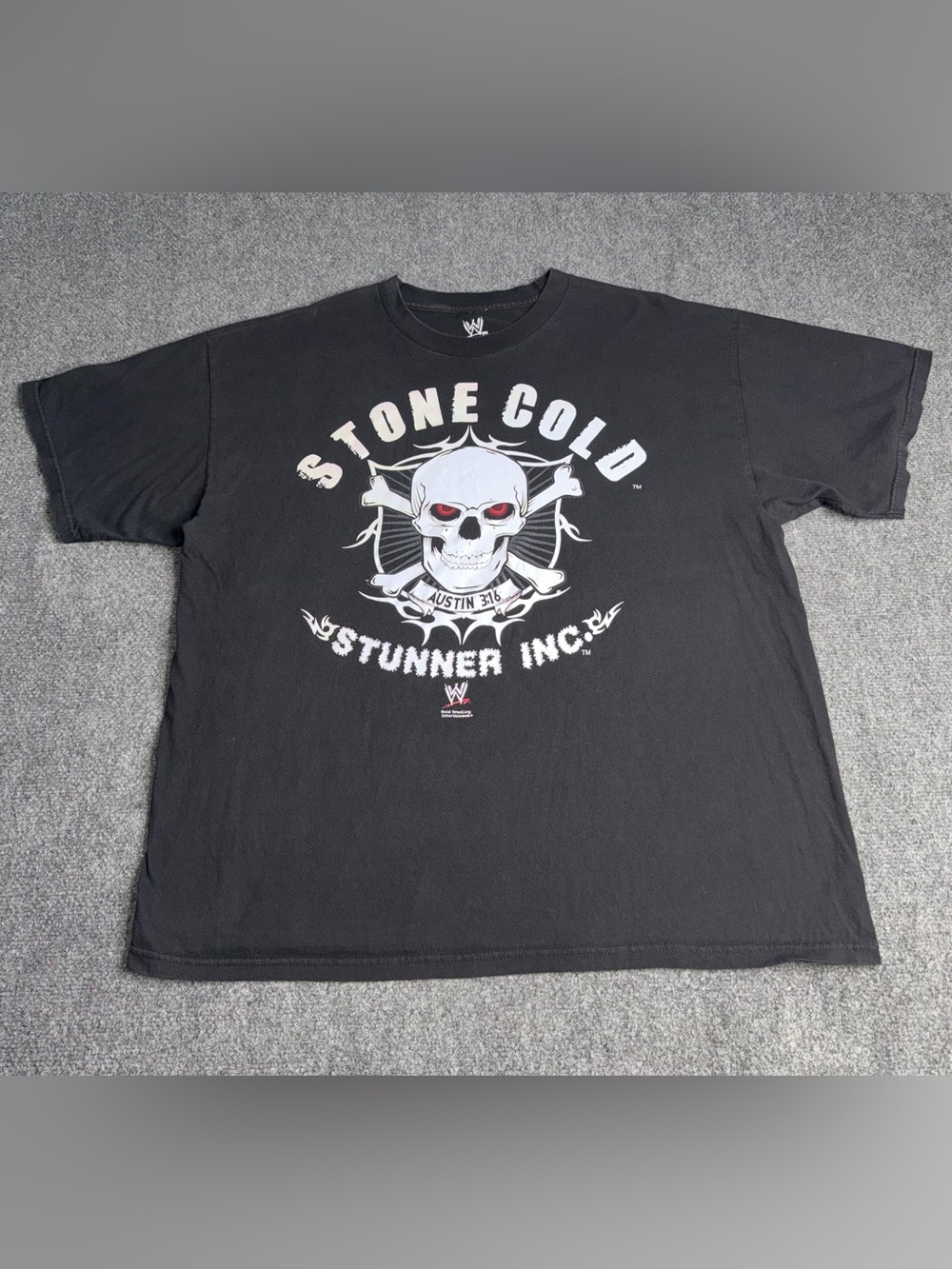 Hybrid & company Stone Cold Graphic Tee - Black with White and Red Accents